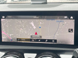 ●純正ナビ:一体感のあるナビは、高級感ある車内を演出してくれます。オーディオ機能も充実しておりますので、運転もより楽しめます♪