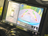 【アラウンドビューモニター】専用のカメラにより、上から見下ろしたような視点で360度クルマの周囲を確認することができます☆縦列駐車や幅寄せ時に活躍してくれます♪