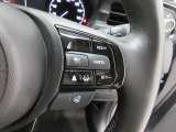 Hondaセンシングの機能のひとつ、アダプティブクルーズコントロール付!アクセルから足を離しても設定したスピードと前車との車間を保ち走行してくれます!車線維持もアシスト☆高速道路で疲労軽減ですね☆