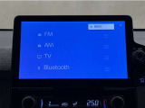 ディスプレイオーディオを装備。スマホと車をつなぐことで、これまでのナビに加えていろんなサービスが楽しめます。