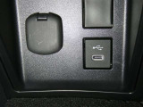 【充電用USB端子】デバイスの充電に便利です。※実際の接続端子は写真で確認or店舗までご気軽にお問合せください♪