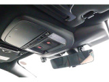 アイサイトはステレオカメラで前方を認識。万一の際の衝突回避、車線逸脱のお知らせ、全車速追従クルーズコントロールなど、色々なことができる運転支援システムです。
