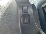 納車前整備は提携工場にて行い、納車時整備記録簿を発行いたします。基本交換消耗品については整備欄をご参照ください。