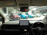 見通しのよいすっきりとした視界で、運転のしやすさは疲れにくさにも繋がりますよ♪