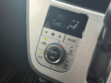 オートエアコン機能で設定した温度に自動で調整し快適な車内空間を保ってくれます。