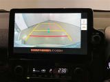 バックギアに入れると、このように後方が映し出されます!駐車の際とても安心!便利!最終確認はご自身の目と耳で必ず行ってください!