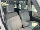クッション性能が高く、程よく体をホールドしてくれるフロントシートなので、ゆったりとした運転を楽しんで頂けます。