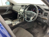 見通しのよいすっきりとした視界で、誰でも運転しやすいです。運転のしやすさは疲れにくさにも繋がりますよ♪