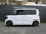 お子様ステップや乗降用グリップなど、ステップ高を低く抑えた日産ならではの親切設計。小さなお子様からお年寄りまで、家族みんなが『自分で楽に乗り降りできる』優しさがこのサイドビューに詰まっています