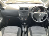 前席内装の全体像です。是非実車をご覧にお越し頂き実際にお座りください。