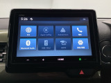 【ディスプレイオーディオ】お持ちのスマートフォンと連携して、Bluetoothでの音楽再生が可能です。デザインはもちろん、操作性も良好です。