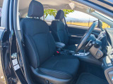 運転席のシートはホールド性に優れ疲れませんよ!