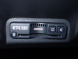 デザインスッキリのビルトイン『ETC』!高速道路の特典はもちろん、キャッシュレスなので料金所では徐行するだけで通過可能です!