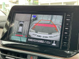 空から車を見たような「アラウンドビューモニター」!車の周りが一目で確認できるので、小さなお子様や障害物があっても安心して乗ることができます。