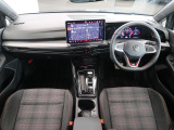 シンプルなデザインと一目でわかるスイッチの配置はPeoples Car=みんなの車という考えの現れです。各スイッチにはバックライトもついており、夜間でも安全に操作して頂けます。