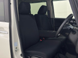 前席の画像です。是非運転席に座っていただき視界等をご確認ください。
