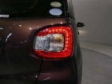 LEDテールライトです。省電力、高輝度のLEDは明るく照らすので夜間運転時の視認性を高めます。スタイリッシュな見た目で細かいところもこだわりたいあなたに!
