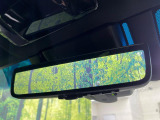 【デジタルインナーミラー】後席の大きな荷物や同乗者で後方が確認しづらい時でも安心!カメラが撮影した車両後方の映像をルームミラー内に表示。クリアな視界で状況の確認が可能です!
