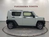 【まるごとクリーニング】シートを取り外し、車内を徹底洗浄。隅々まで丁寧に仕上げています。