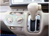 当店ではスポーツグレードや人気車種・上級グレードを主に仕入れ強化しております!中古車でお買い得感あるお車展示中となっておりますのでお客様のご来店、お見積もり依頼お待ちしております。