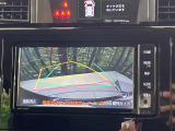 【バックカメラ】駐車時に後方がリアルタイム映像で確認できます。大型商業施設や立体駐車場での駐車時や、夜間のバック時に大活躍!運転スキルに関わらず、今や必須となった装備のひとつです!