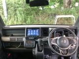 フロントガラスが大きく、ワイドな視界で運転もしやすくなるように、設計されています。