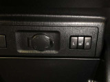 フロントシートは快適温熱シートになっています。座面と背もたれにヒーターを内蔵しているので、身体を直接温めることができます。寒い日のドライブも快適です。