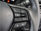 ◆アダプティブクルーズコントロール◆予め設定した車速内でクルマが自動的に加減速。前走車との適切な車間距離を維持しながら追従走行します。【LKAS】車線維持支援システムでステアリング操作を支援。