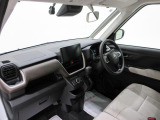 ダイハツのお店では、ダイハツ車を知り尽くしたプロフェッショナルが、専用の診断機器を使って各システムを点検しております。
