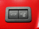【パワーバックドア】スマートキーや運転席のボタンを押すだけでリアゲートが自動で開閉します!荷物を持っている時や、高い位置にあるバックドアを閉める際に便利な機能です♪