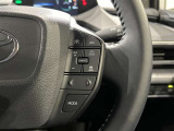 レーダークルーズコントロール(全車速追従機能付)付きです。車速に応じて追従支援してくれるので、ロングドライブも快適です。