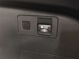 ラゲージ右側には、アクセサリーコンセント(AC100V・100W)が設置されています。
