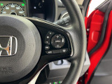 【HondaSENSING】クルーズコントロールの設定や車間距離設定、レーンキープなどステアリング部で操作が出来ます。
