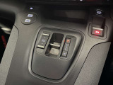 シフトレバーも操作性良く出来ています。運転縞柄ドライブモードを切り替え可能です