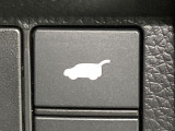 【パワーバックドア】スマートキーや運転席のボタンを押すだけでリアゲートが自動で開閉します!荷物を持っている時や、高い位置にあるバックドアを閉める際に便利な機能です♪