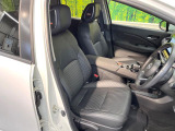 運転席シート廻りは使用感も少なく、良好な状態となっています。前オーナー様が丁寧に使っていたことがよくわかりますね。