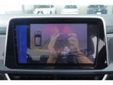 リヤビューカメラ:車両後方をモニターに映しだし、画面にはガイドラインが表示され車庫入れや縦列駐車を容易にします!