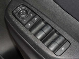 電動格納式ドアミラー・パワーウインドウを装備しています。