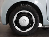 ◆純正ホイール装着車◆シンプルなデザインのホイールキャップ付きです。