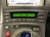 オートエアコンです。温度設定ができます。冷え性の方が乗っても安心ですね♪