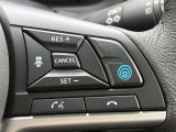 プロパイロットは、運転者が設定した車速を上限に先行車と車速に応じた車間距離を保ちながら、車線中央付近を走行するための運転操作を支援します。