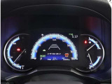 とっても見やすいメーターです。夜間時はラグジュアリーな気分にさせてくれる照明が魅力ですので、夜のドライブも楽しみになりますよ♪