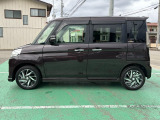 両側パワースライドドア付きで便利!小さなお子様も乗り降り楽々です♪スイッチは運転席にもありますよ!
