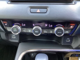 オートエアコンはこまめに温度調節するので、燃料の消費量をより少なくできます。シートヒーター付きなので寒い日も快適です。USBチャージャー搭載。スマートフォンなどの充電にとっても便利です。