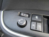 駐車時や狭い道でのすれ違い時に気を使うミラー。電動格納式ドアミラーはそんな時に便利です。