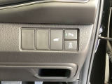【パーキングセンサー】駐車や出庫時にクルマの前後の障害を検知し、音とディスプレイでお知らせします。VSA搭載。横滑りを抑えて、安全な走行を確保します。