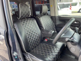 運転席シート廻りは使用感も少なく、良好な状態となっています。丁寧に使われていたことがよくわかりますね。