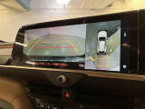 バックカメラが付いているので後方確認が非常にしやすいです。今や運転初心者も熟練者も必須装備!ついていて損はないですね♪