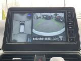 アラウンドビューモニターは、まるで上空から見たような映像で駐車をサポート!苦手な駐車も心強いですね!