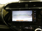 バックモニターがついていますのでバックでの駐車が苦手な方でも大丈夫です。実際のバック駐車は目視確認と合わせてお使い下さい。